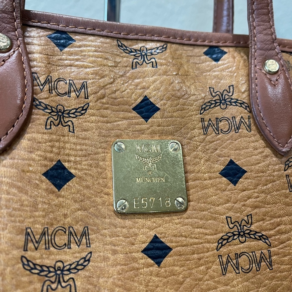 MCM COGNAC VISETOS SMALL ZIPPERED TOTE - Picture 3 of 15